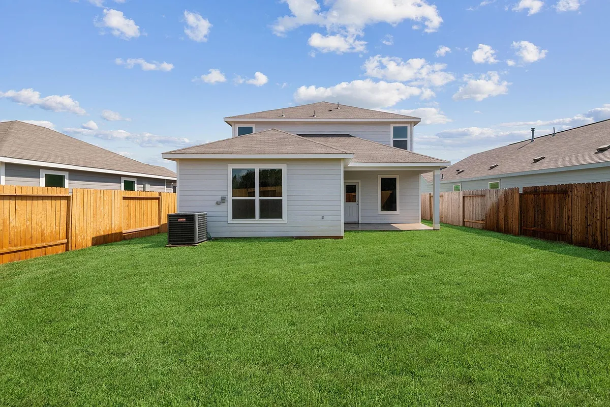 Building Photo - 15870 Berry Hill Dr