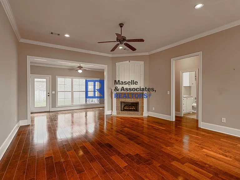 213 Provonce Park — Photo 9