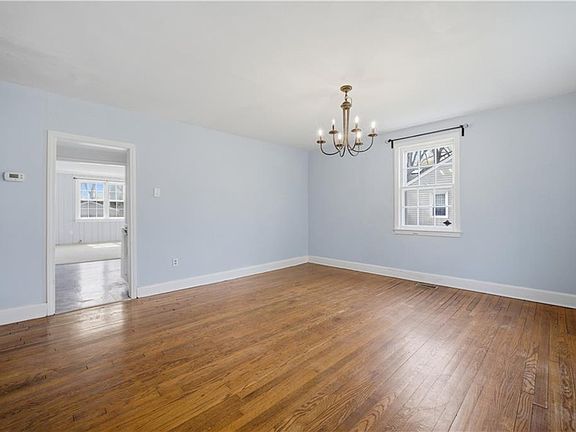 5th image of 17 Green Oaks Rd
