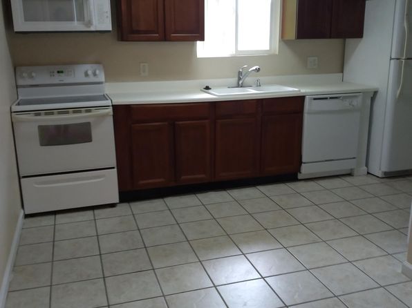 211-4 Greenbriar Rd