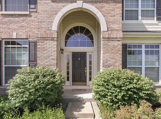 1383 Grantham Dr, Schaumburg, IL 60193