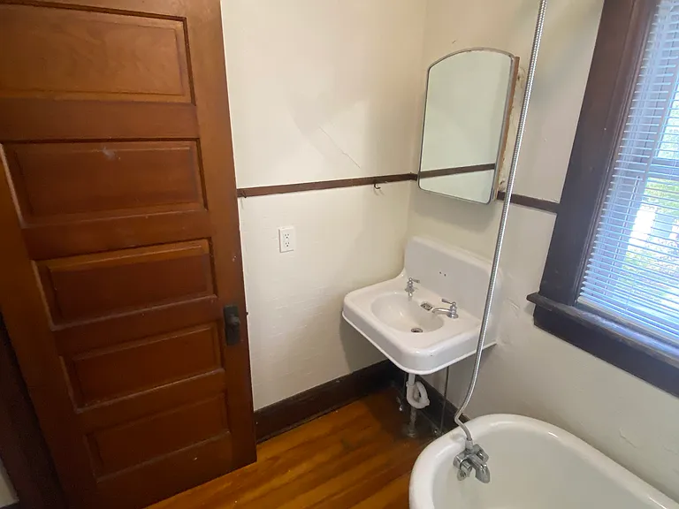 920 E St — Photo 15