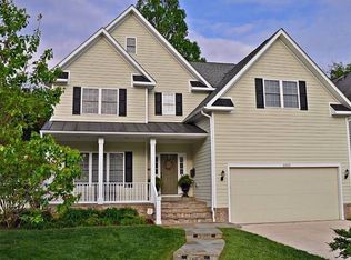 2355 Dunbar Ln, Falls Church, VA 22046