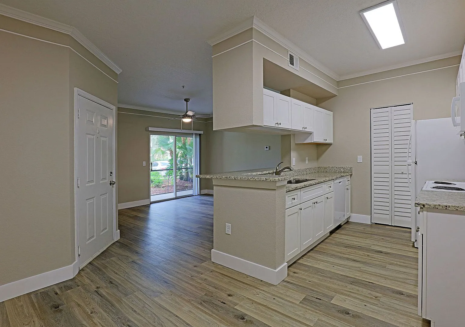 11540 Villa Grand — Photo 1