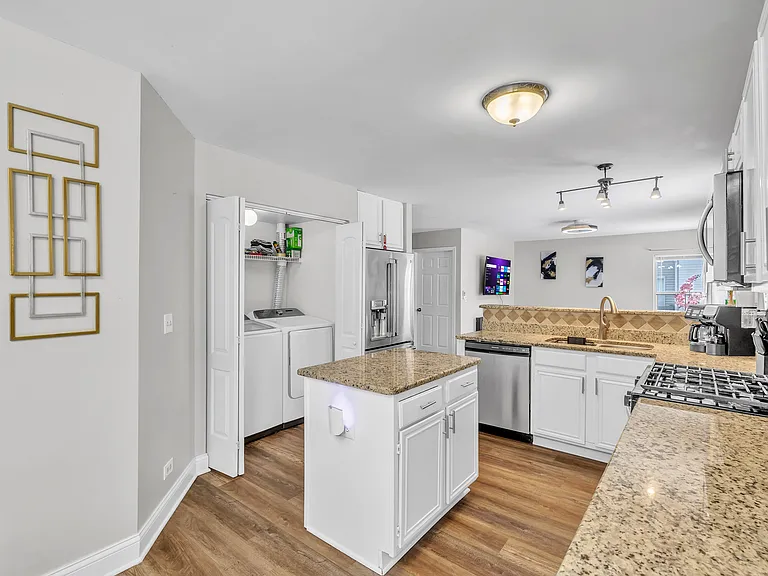 4347 Larkspur Ln — Photo 16