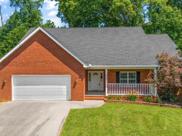 7205 Dunsten Dr, Knoxville, TN 37931