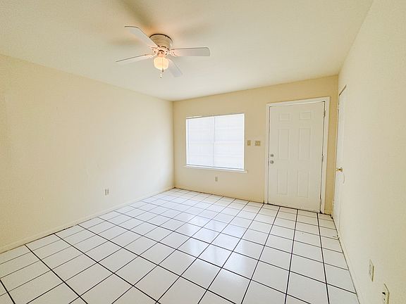 3rd image of 2110 Melanie Dr