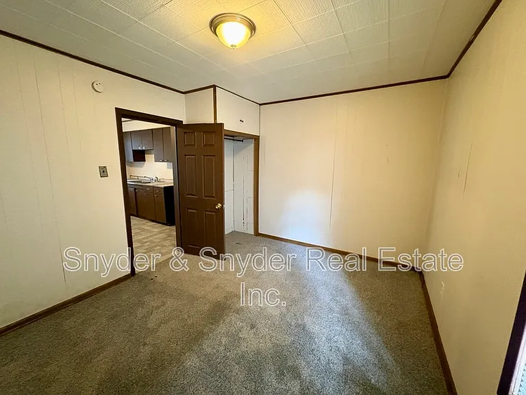 391 E Voris St — Photo 11