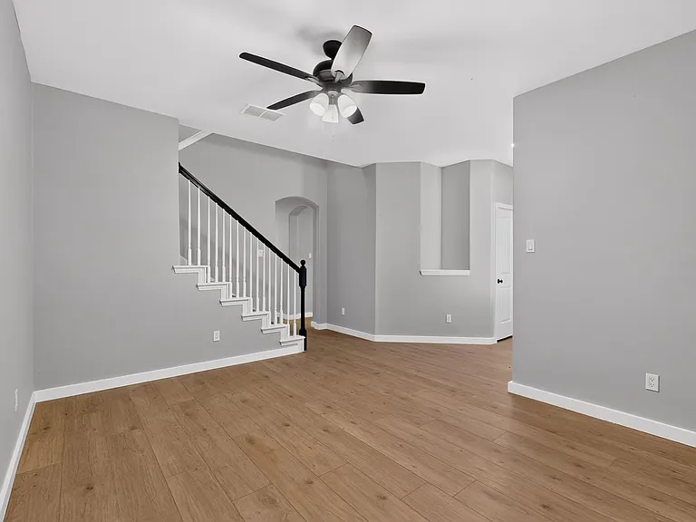 3312 Glen Crest Ln — Photo 9