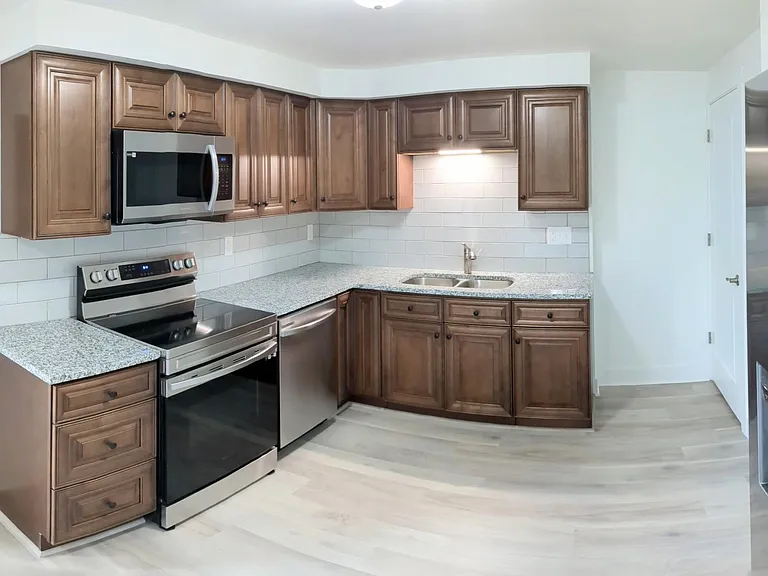 3005 Thames Ln — Photo 3