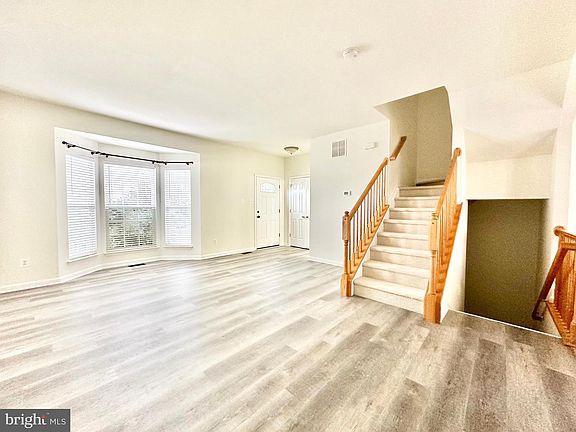 4th image of 403 Sequoia Dr