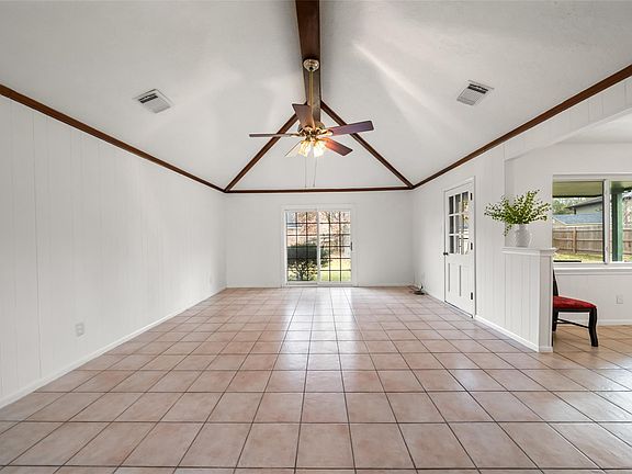 4th image of 307 Bickett Ln