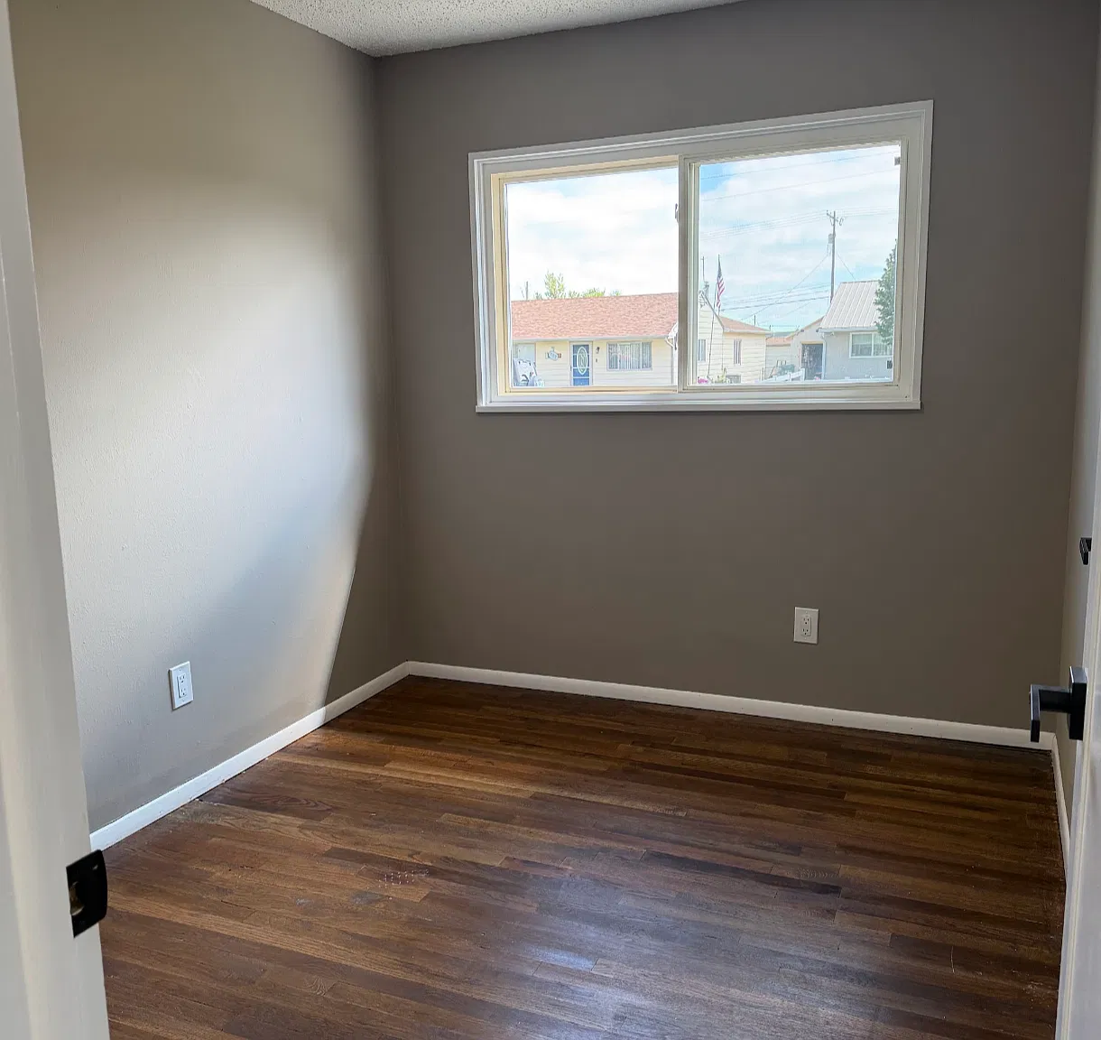 3 bed, 1128 sqft, $1,550 — Photo 2