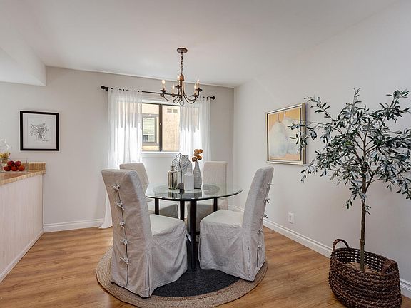5th image of 110 Chapel Ave #10