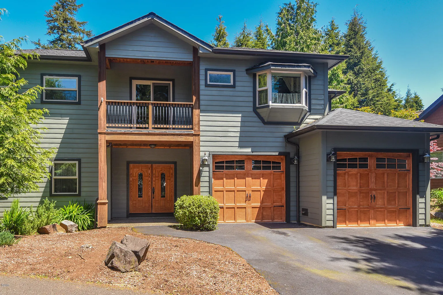 453 Summit View Ln photo 1