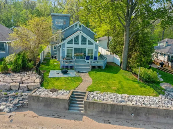 4399 Anapaula Ln, Green Bay, WI 54311