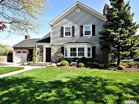 2nd image of 83 Seaman Ave
