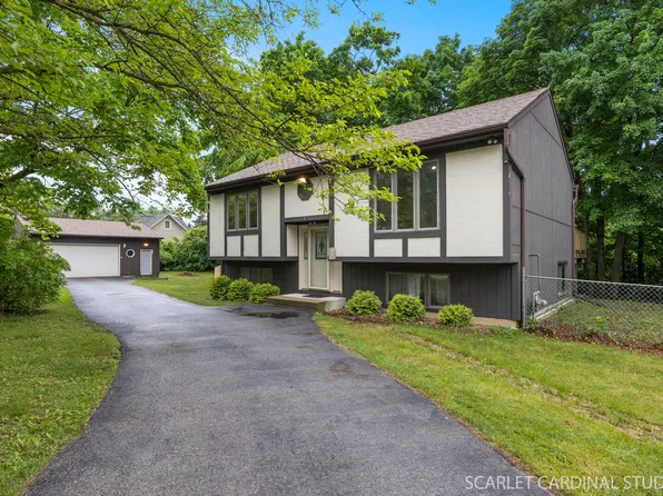 6N510 Sycamore Ave, Saint Charles, IL 60174