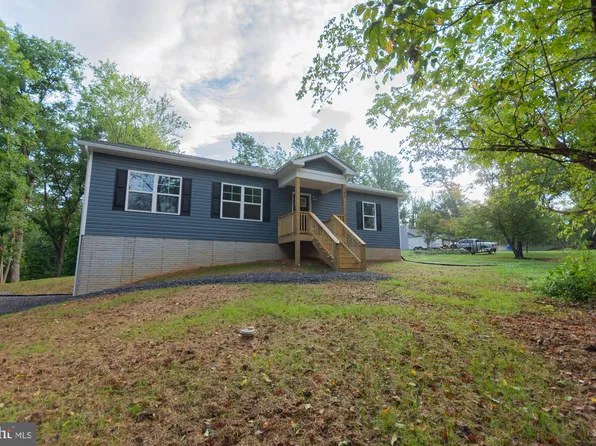 183 Foothill Ln, Harpers Ferry, WV 25425