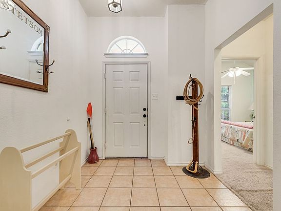 4th image of 1008 Fort Apache Dr