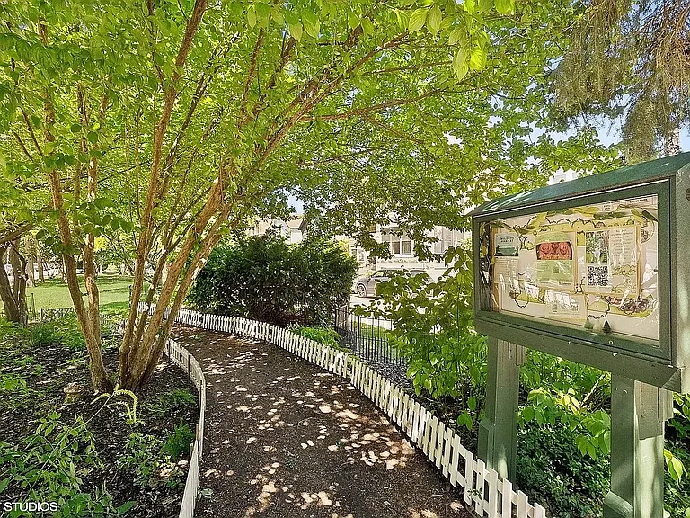 1711 W Henderson St #2 — Photo 14