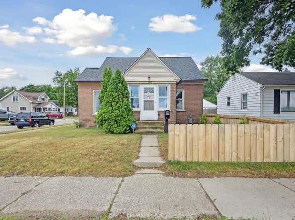 2502 Porter St SW, Wyoming, MI 49519