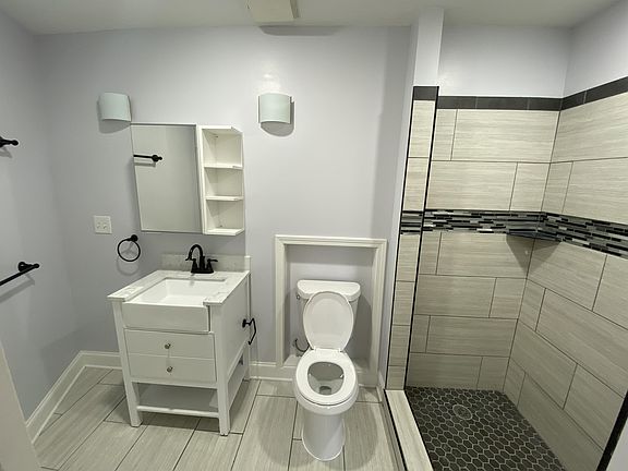 3rd image of 3731 E 9th St #1