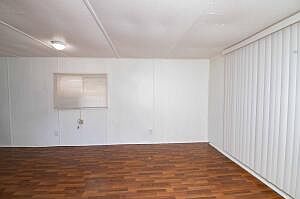 4th image of 7650 Balboa Blvd