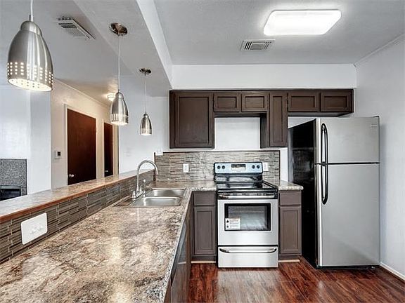 3rd image of 5608 Cougar Dr APT 308