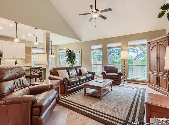 3rd image of 1522 Benton Woods