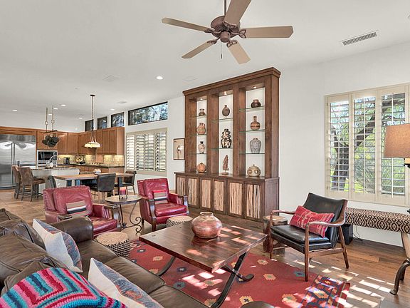 5th image of 8400 E DIXILETA Drive #112