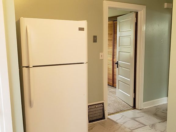 4th image of 1648 6th Ave