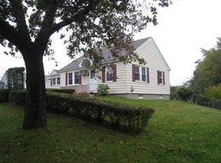 16 Hall St, Lewiston, ME 04240