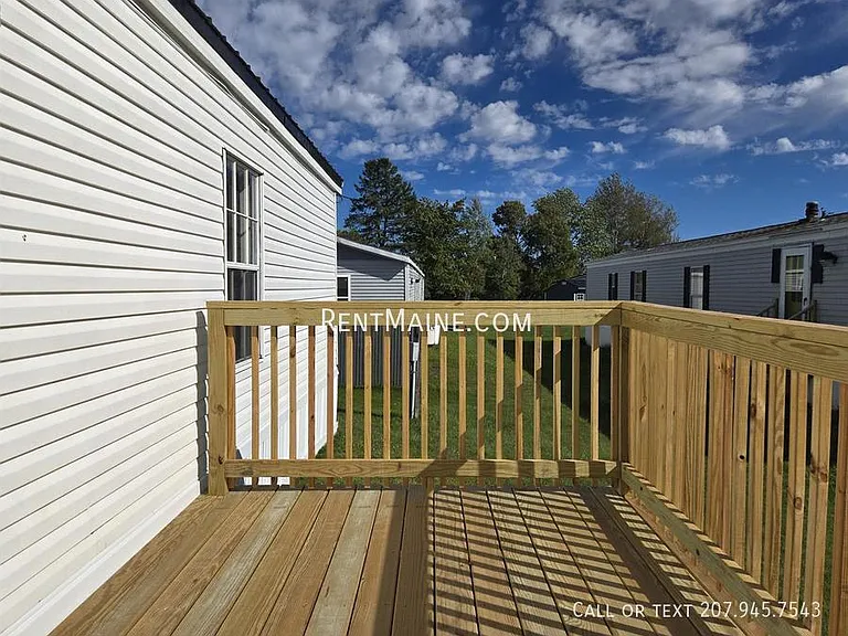 118 E St — Photo 15