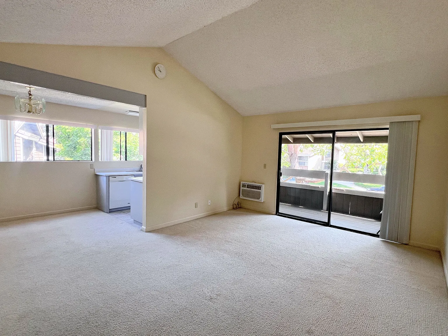 222 Springview — Photo 2