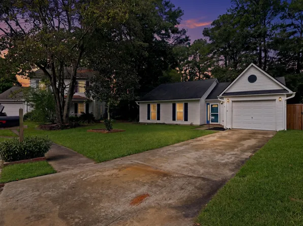 110 Dudley Ln, Goose Creek, SC 29445