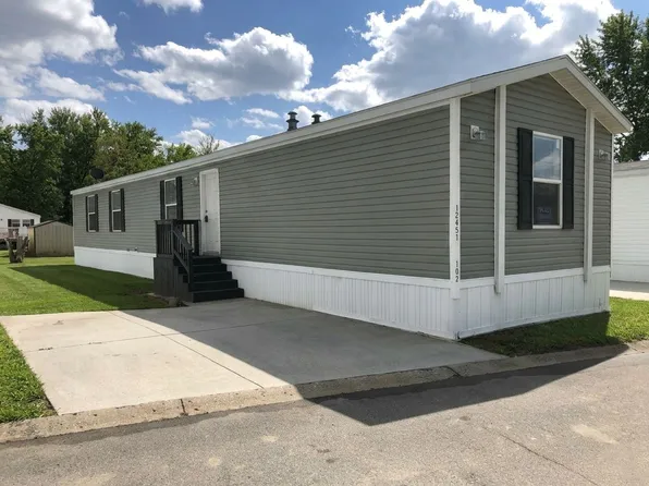 12451 Pineneedle Dr #102, Indianapolis, IN 46236