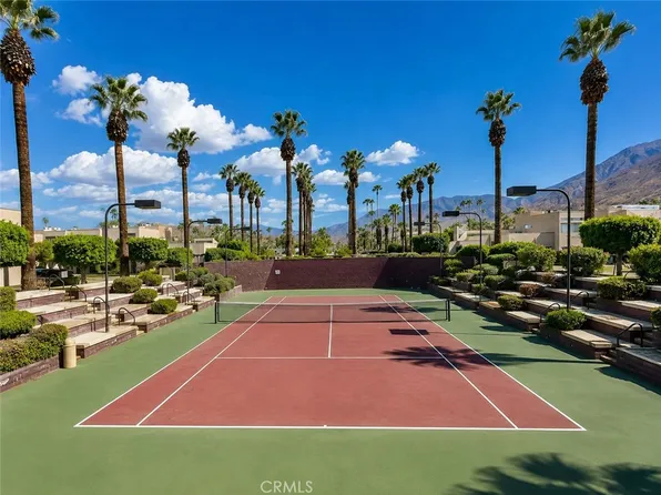 861 N Village Sq, Palm Springs, CA 92262