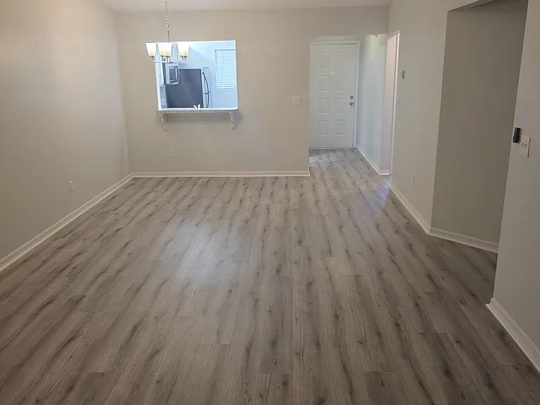 85 Debarry Ave — Photo 12