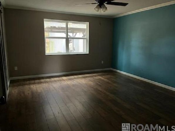 12828 Ina Dr, Walker, LA 70785