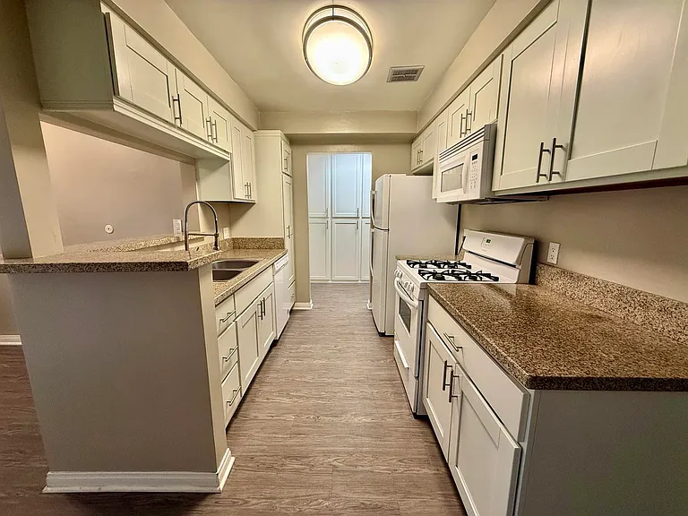 Coast Apartments — Photo 43