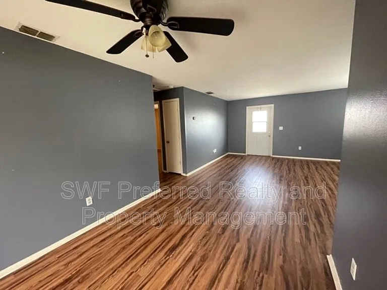 533 SE 6th Ave #1 — Photo 9