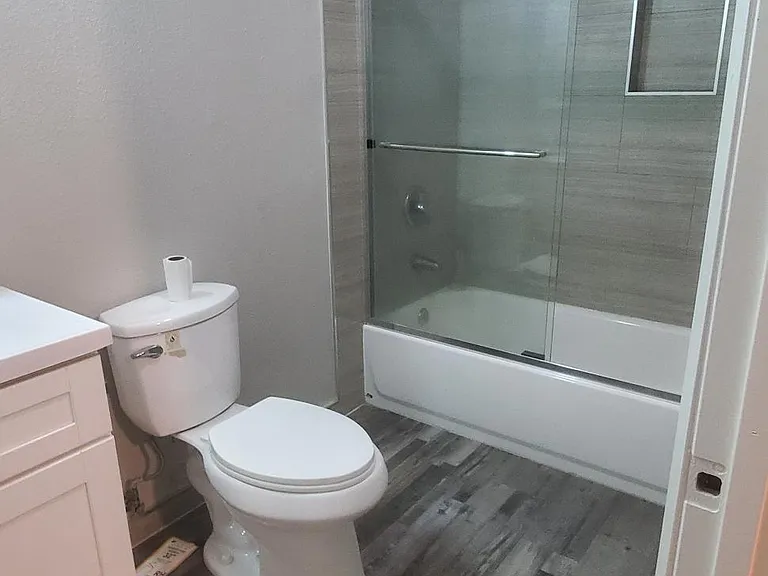 1335 W 2nd St #207 — Photo 11