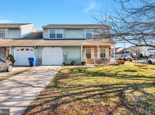 101 Stratton Ln, Mount Laurel, NJ 08054