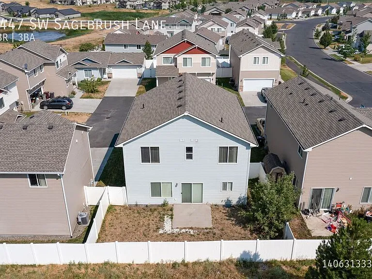 1447 SW Sagebrush Ln — Photo 4