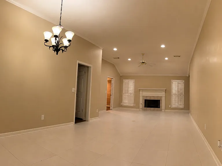 2101 Fox Ridge Rd — Photo 8