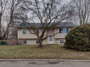 507 Woodmoor Dr, Round Lake Beach, IL 60073