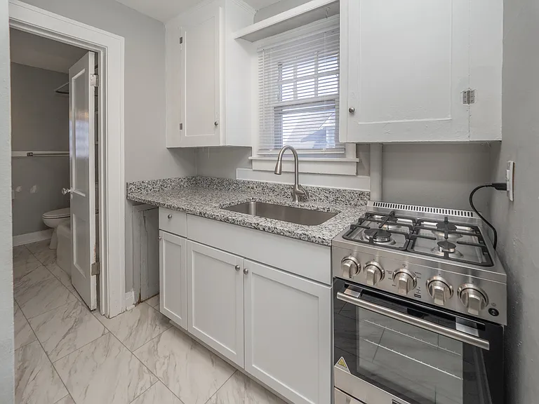 627 S Rose St #2 — Photo 7