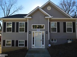 810 Glacier Ave, Capitol Heights, MD