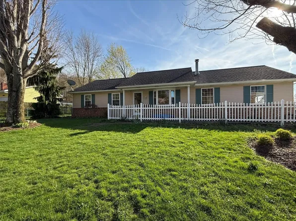 3242 Lynann Ln, Fairview, PA 16415